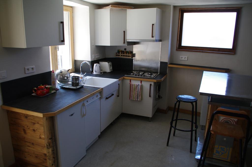 Appartement Dans Chalet De Montagne Bozel Oda fotoğraf